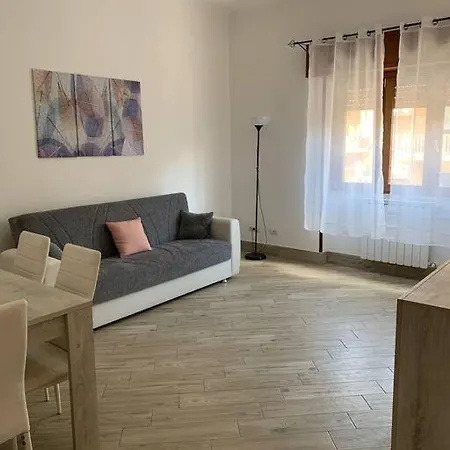 Bilocale A Due Passi Dal Porto E Dal Mare Apartment *